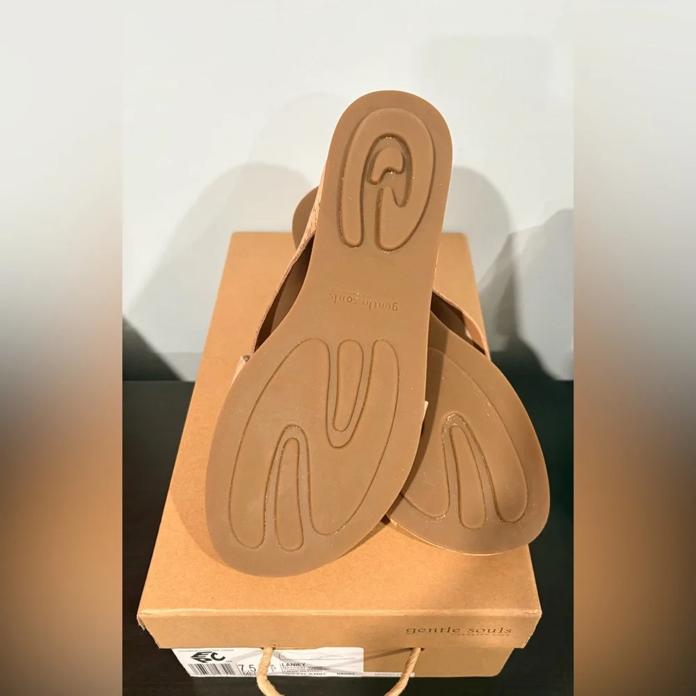 Gentle Souls Women's Laniey Slip-On Sandals | color: natural cork | size: 7.5 - Picture 4 of 6